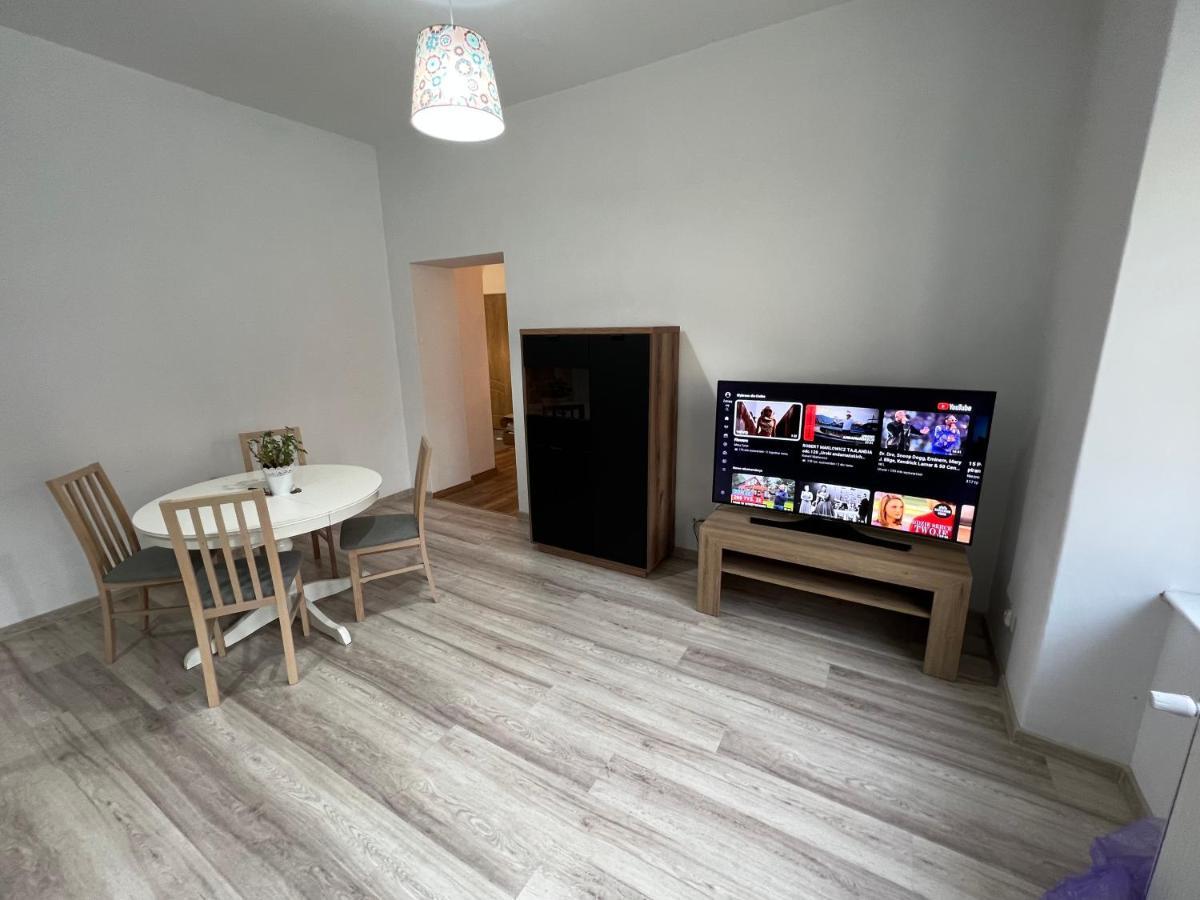 Apartamento Apartament 3 Pokojowy Z Parkingiem Zabkowice Slaskie Exterior foto